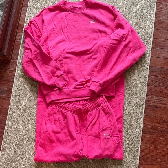 Alo Accolade hot pink set - Picture 1 of 1